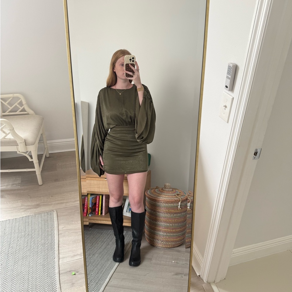 House of Harlow 1960 Green Bodycon Dress with Bishop Sleeves